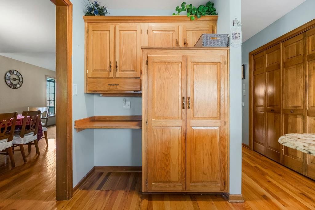 717 NW Silver Ridge Drive — photo 9