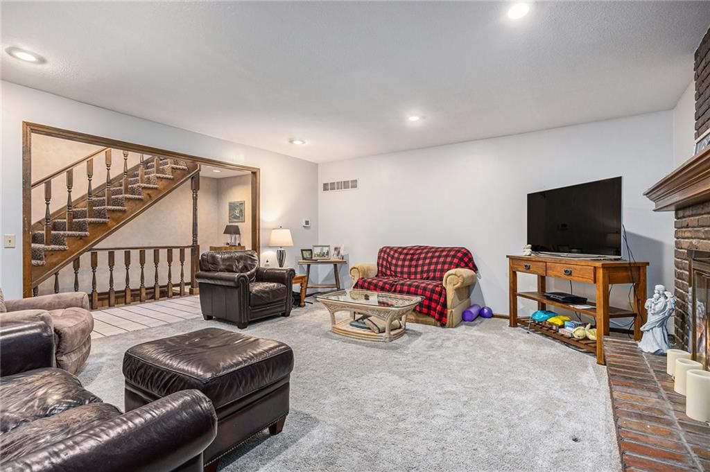 16213 W 145 Terrace — photo 17