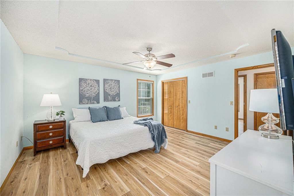 811 S Park Drive — photo 17
