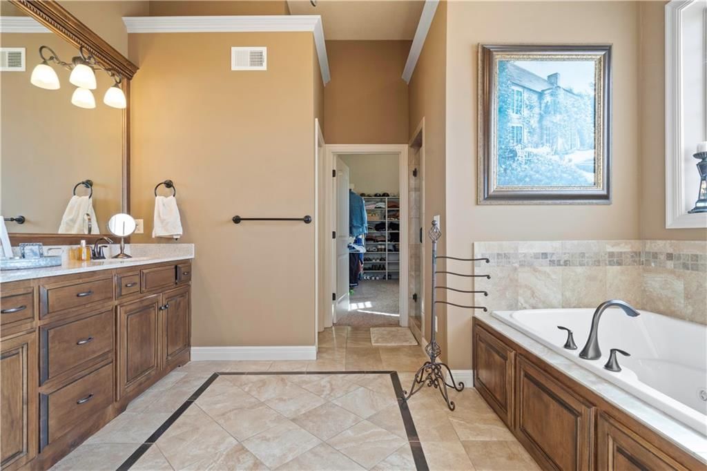 33106 E Stringtown Road — photo 32