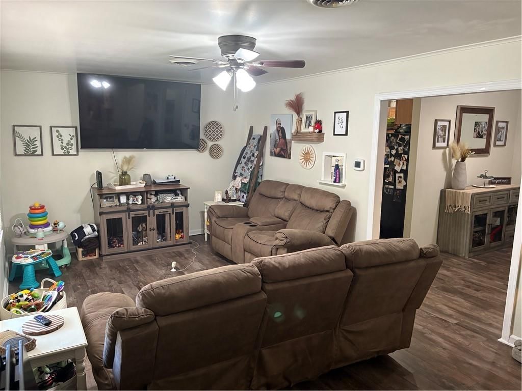 1209 Guthrie Circle — photo 2
