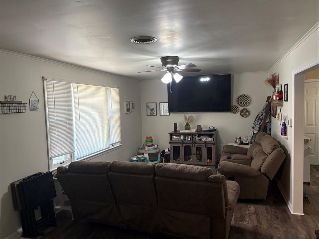 1209 Guthrie Circle — photo 3