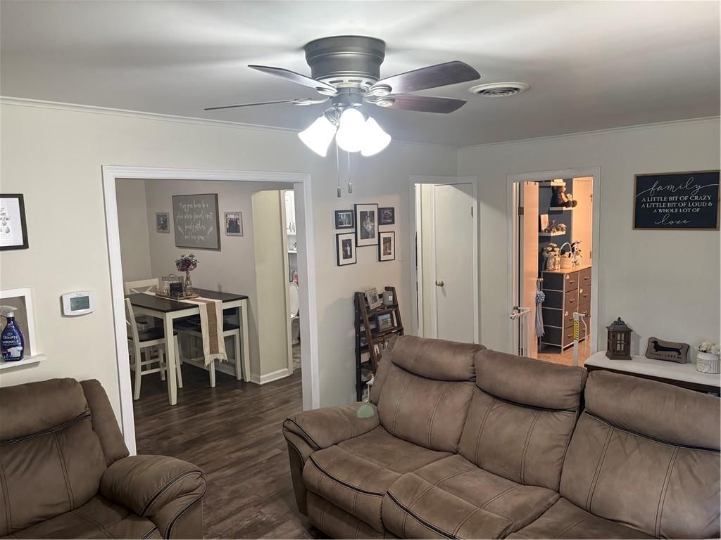 1209 Guthrie Circle — photo 4