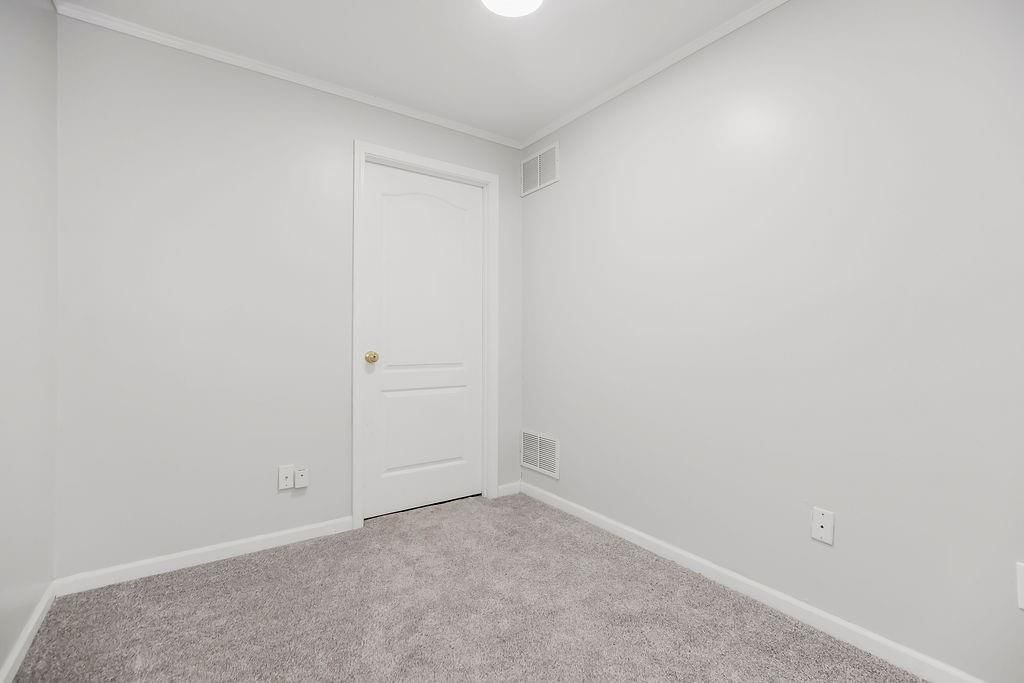 6130 N Coventry Avenue — photo 19