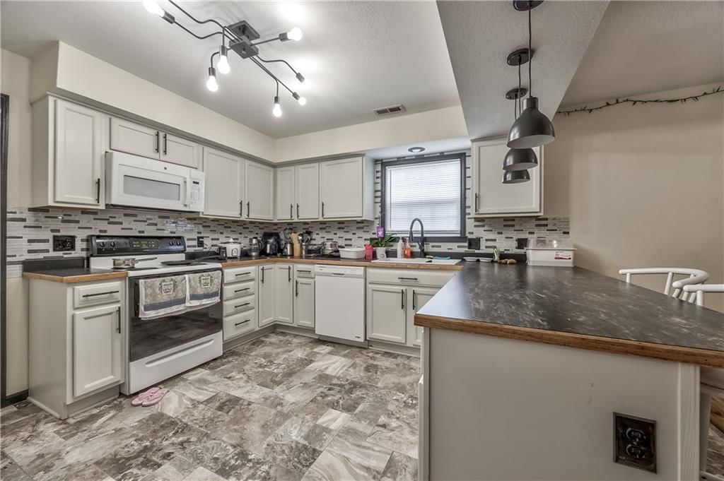 4606 Hunters Glen Drive — photo 12