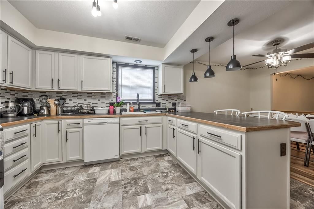 4606 Hunters Glen Drive — photo 13