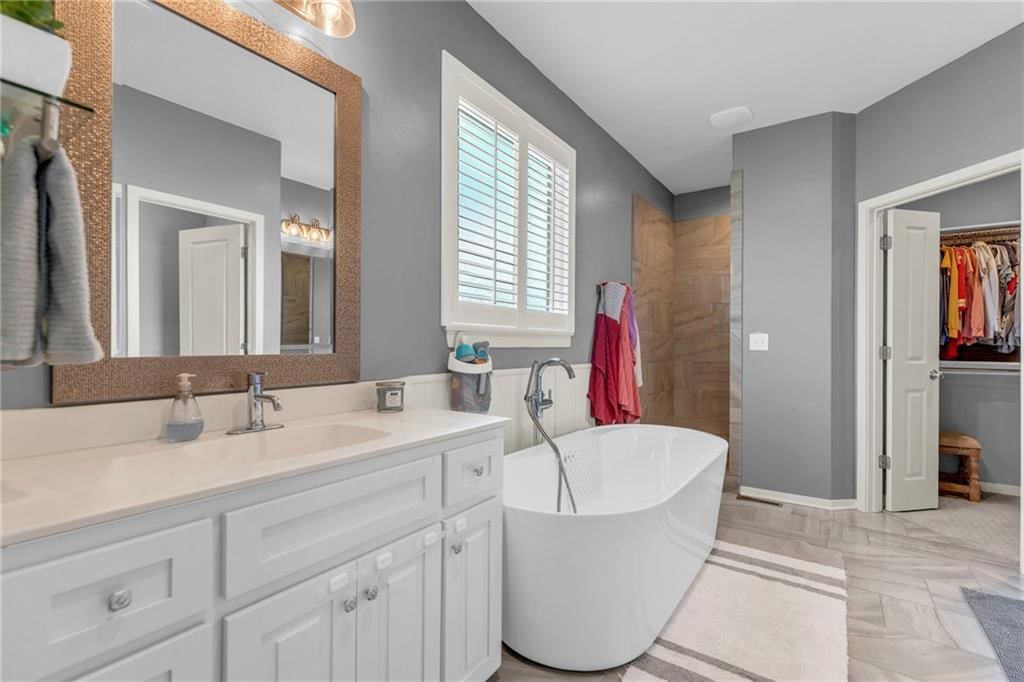 301 Sunrise Drive — photo 16
