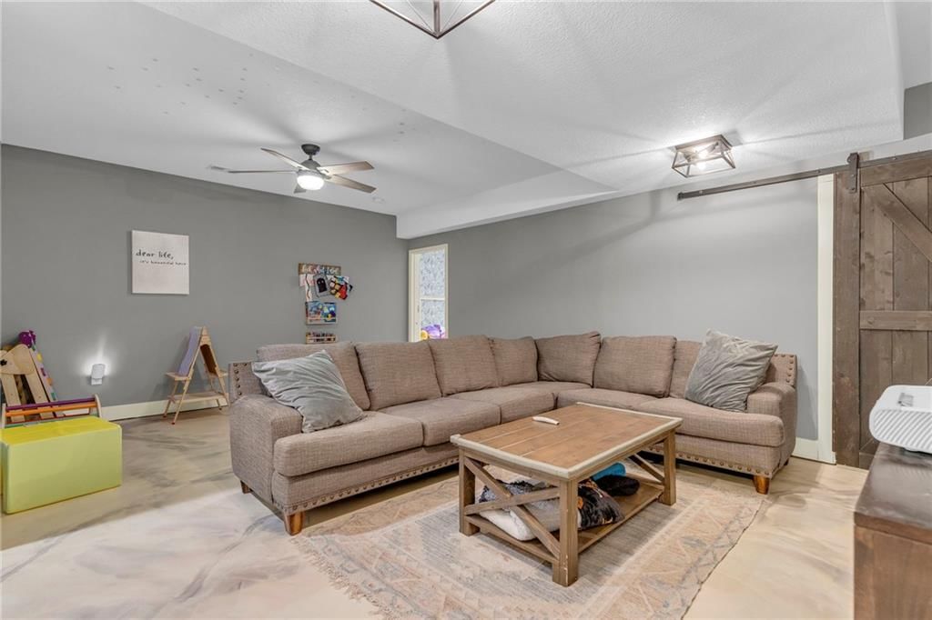 301 Sunrise Drive — photo 31