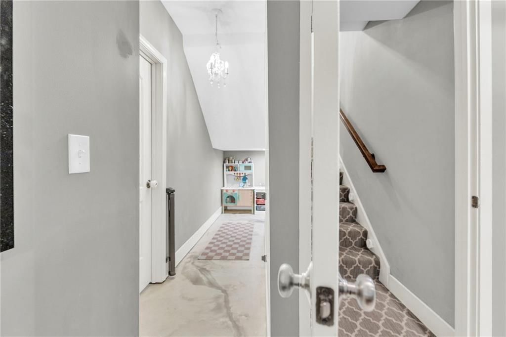 301 Sunrise Drive — photo 32