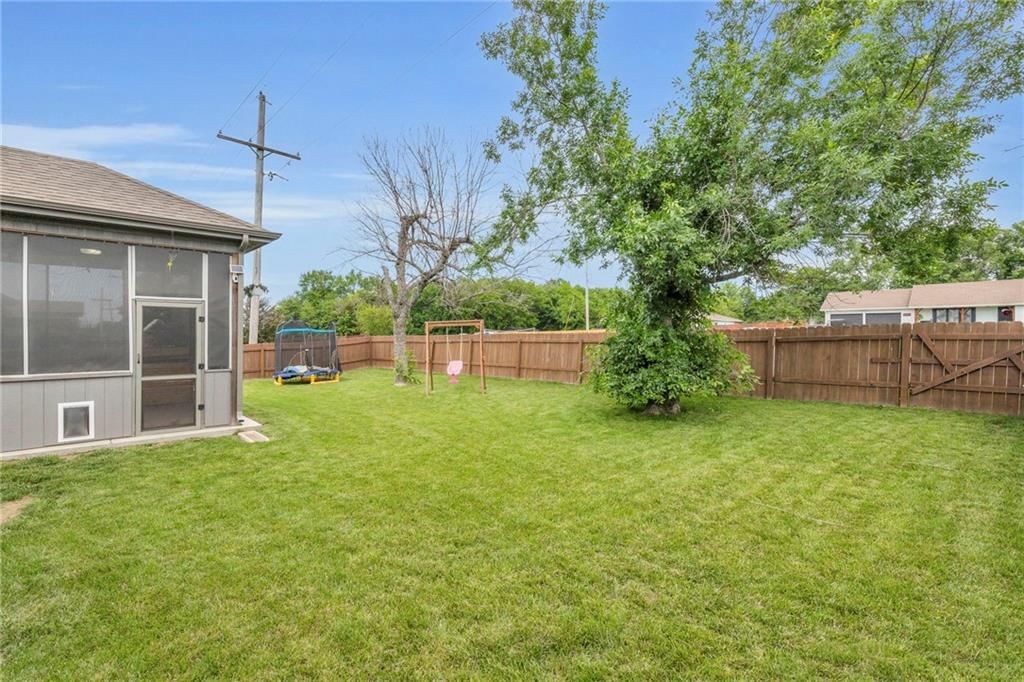 301 Sunrise Drive — photo 36