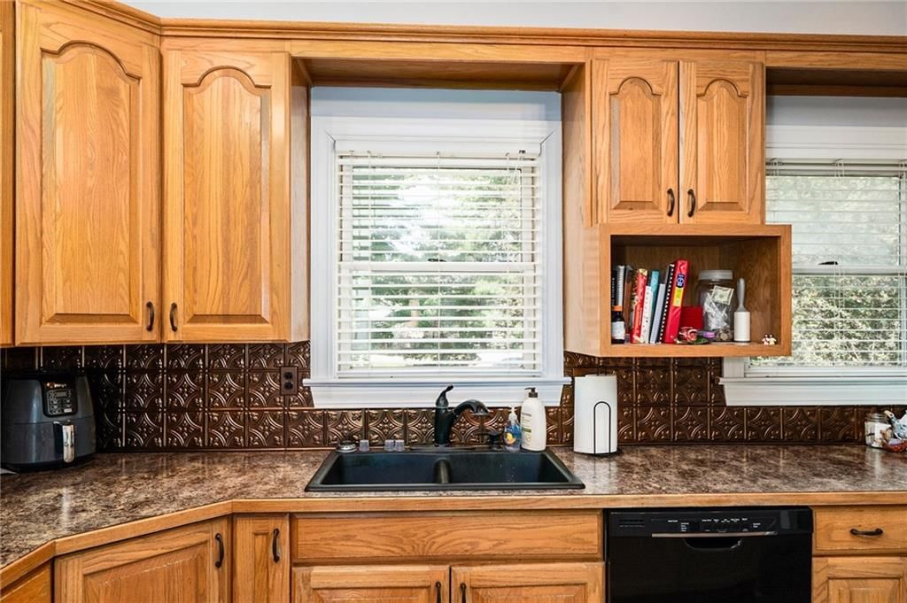 308 S Kansas Street — photo 11