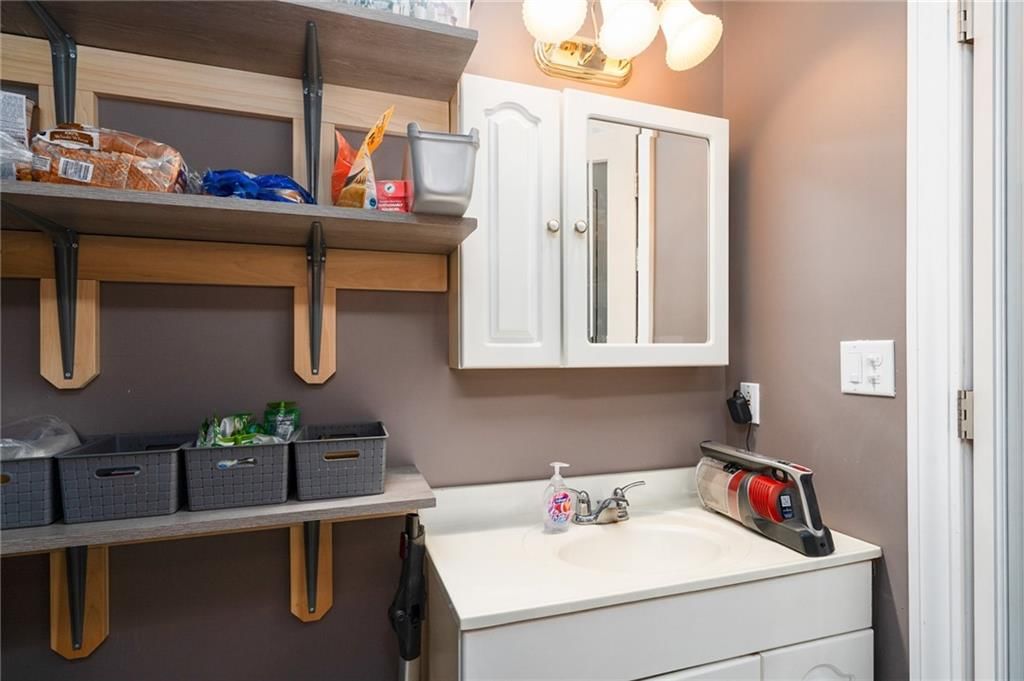 308 S Kansas Street — photo 17