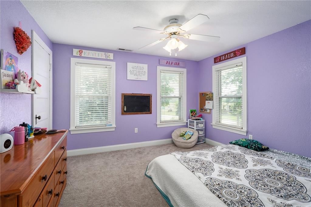 308 S Kansas Street — photo 18