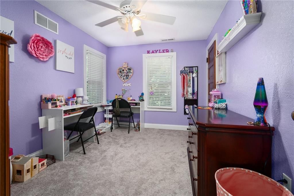 308 S Kansas Street — photo 20