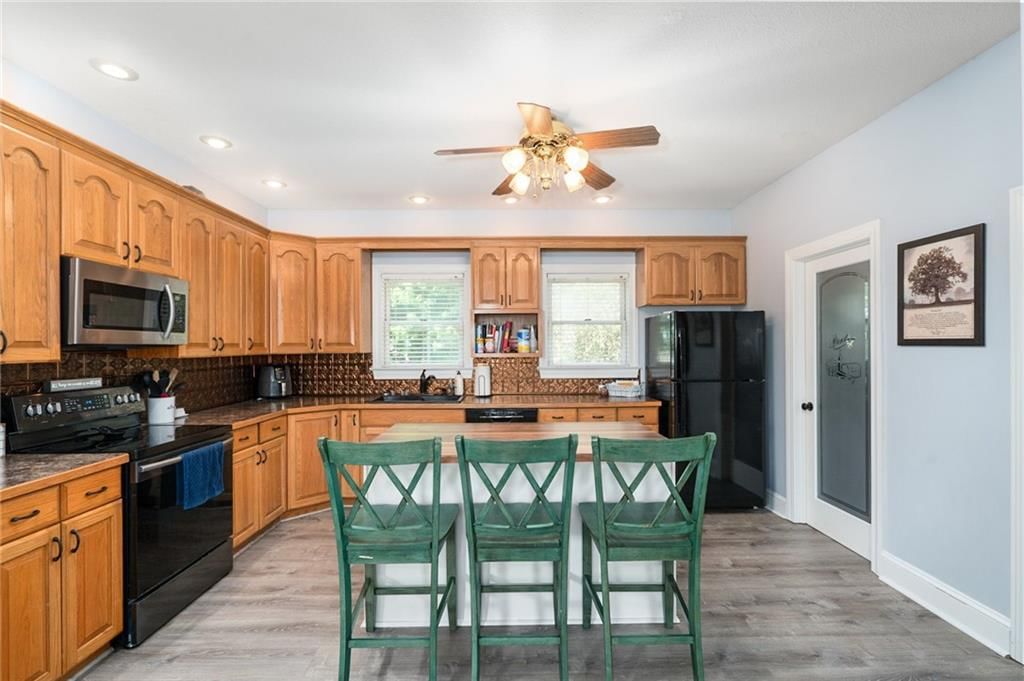 308 S Kansas Street — photo 10