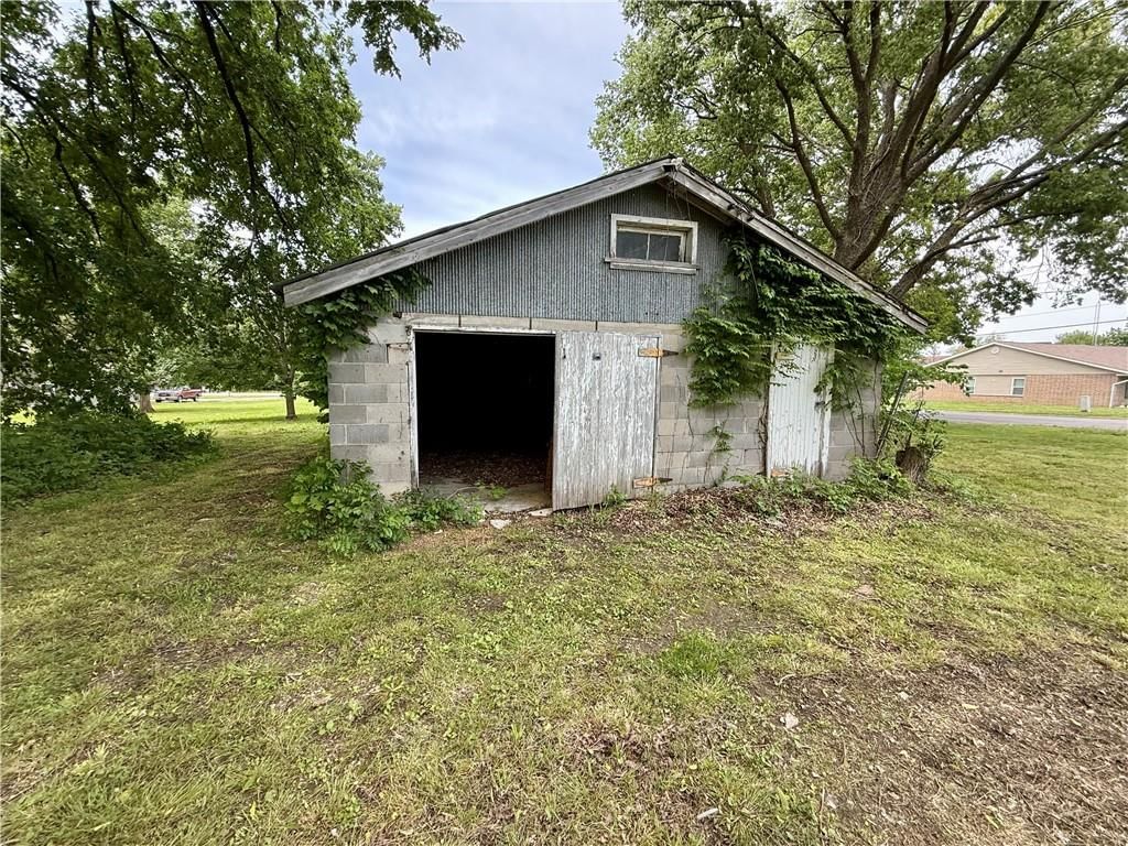 1827 & 1829 N Main Street — photo 4