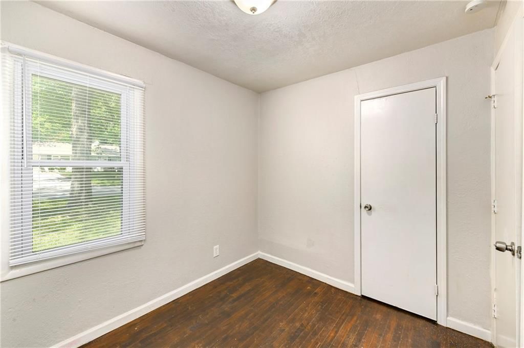 11211 Herrick Avenue — photo 12