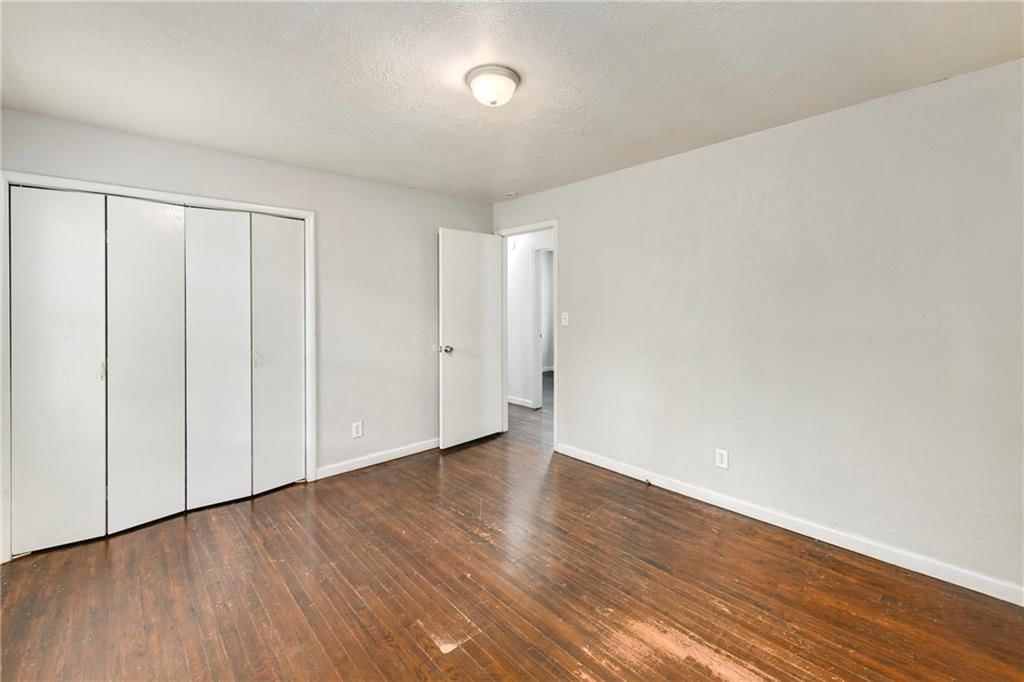 11211 Herrick Avenue — photo 17