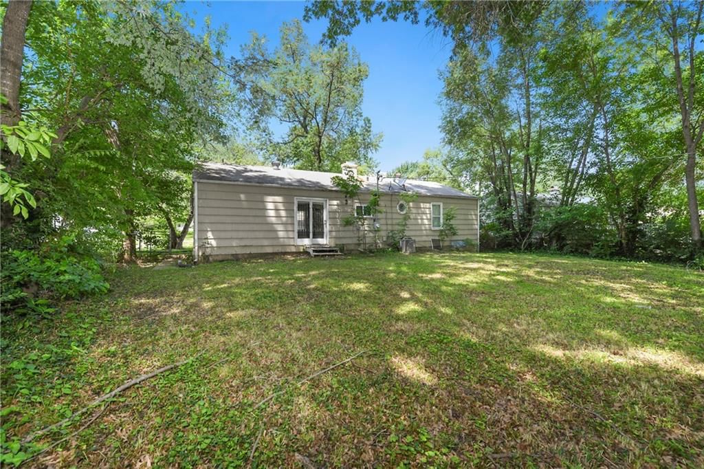 11211 Herrick Avenue — photo 24