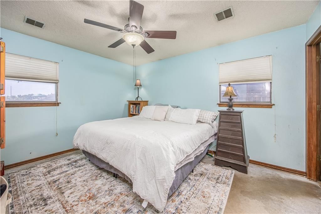 427 Catalpa Street — photo 11