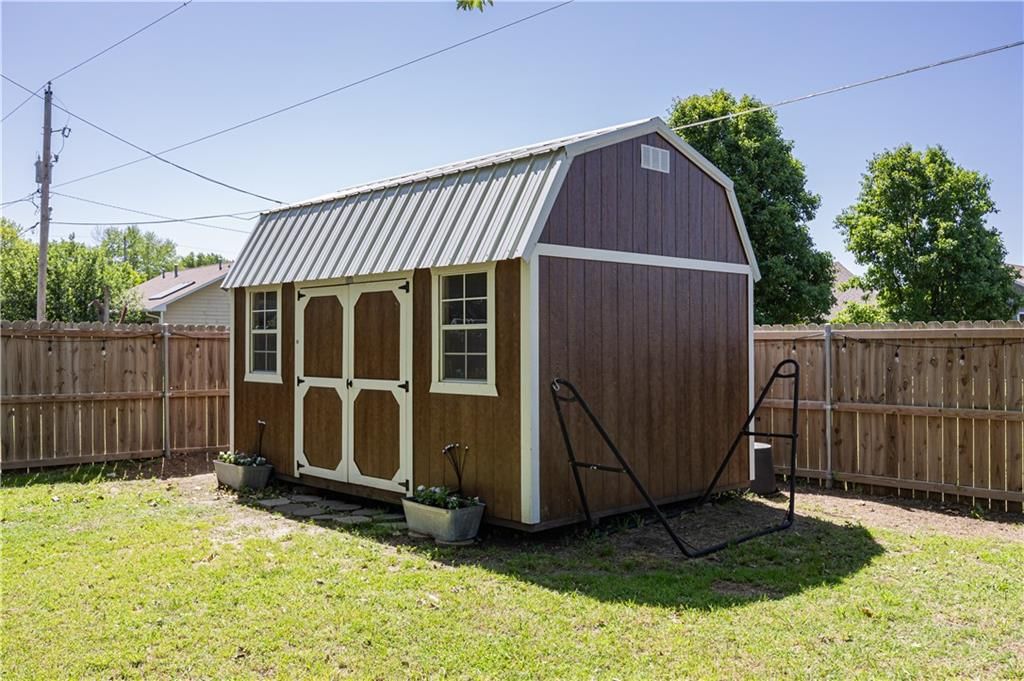 427 Catalpa Street — photo 22
