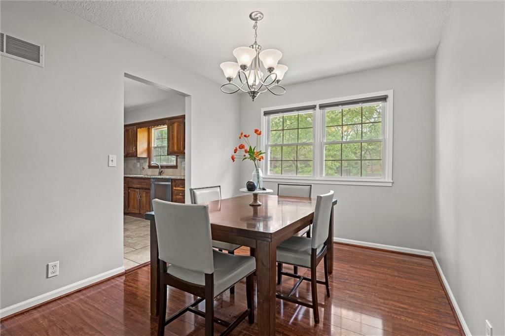 1010 W 27th Street — photo 15