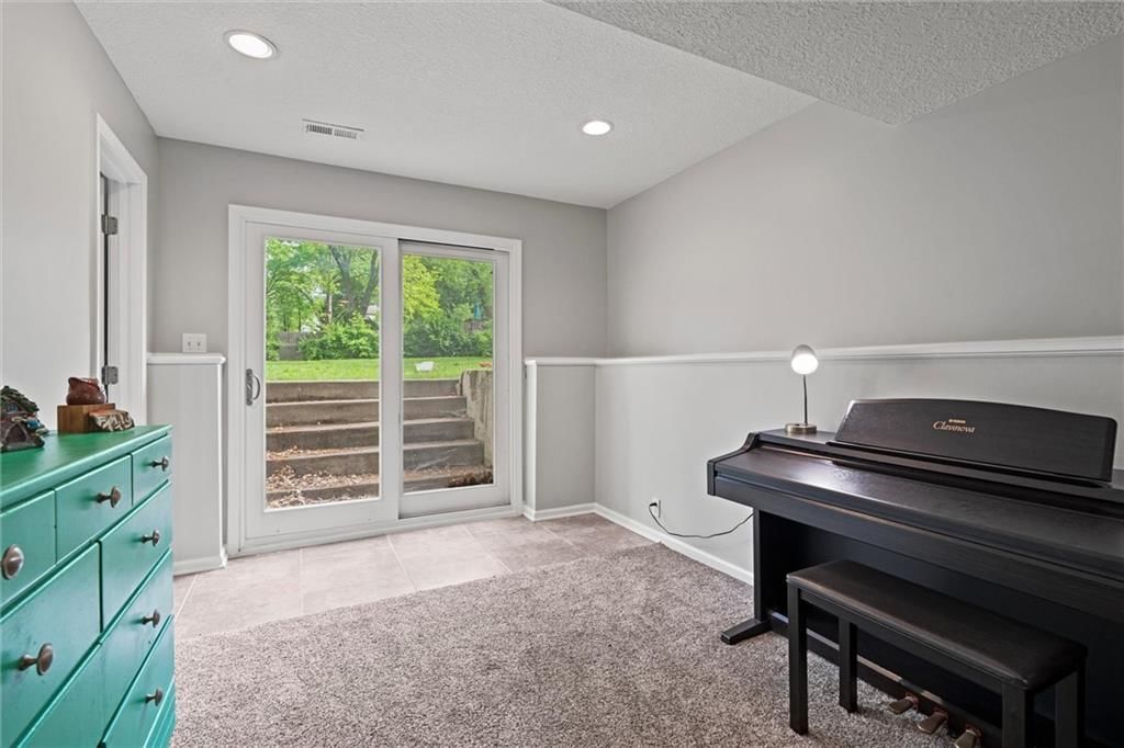 1010 W 27th Street — photo 28