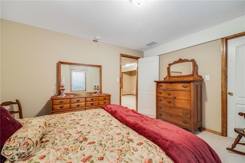 7211 N Spruce Avenue — photo 31