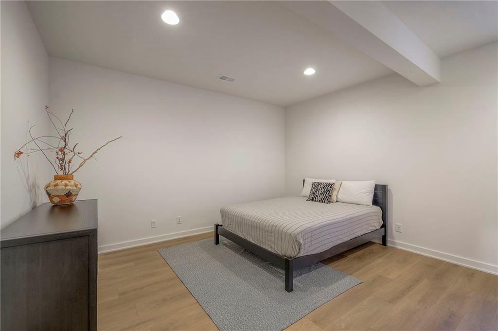 17220 Parkhill Street — photo 36