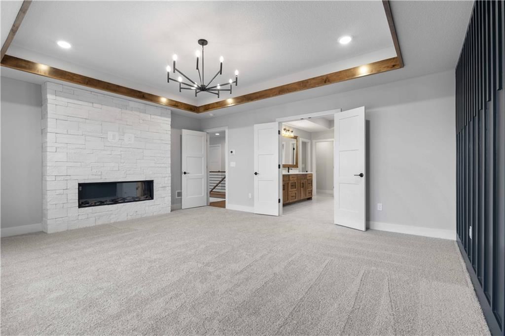 18464 Windsor Street — photo 22