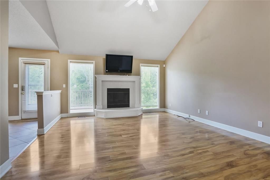 6476 NW Valley Drive — photo 3