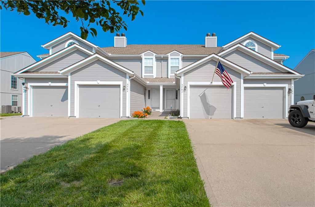5762 NW Plantation Lane, Lee's Summit, MO