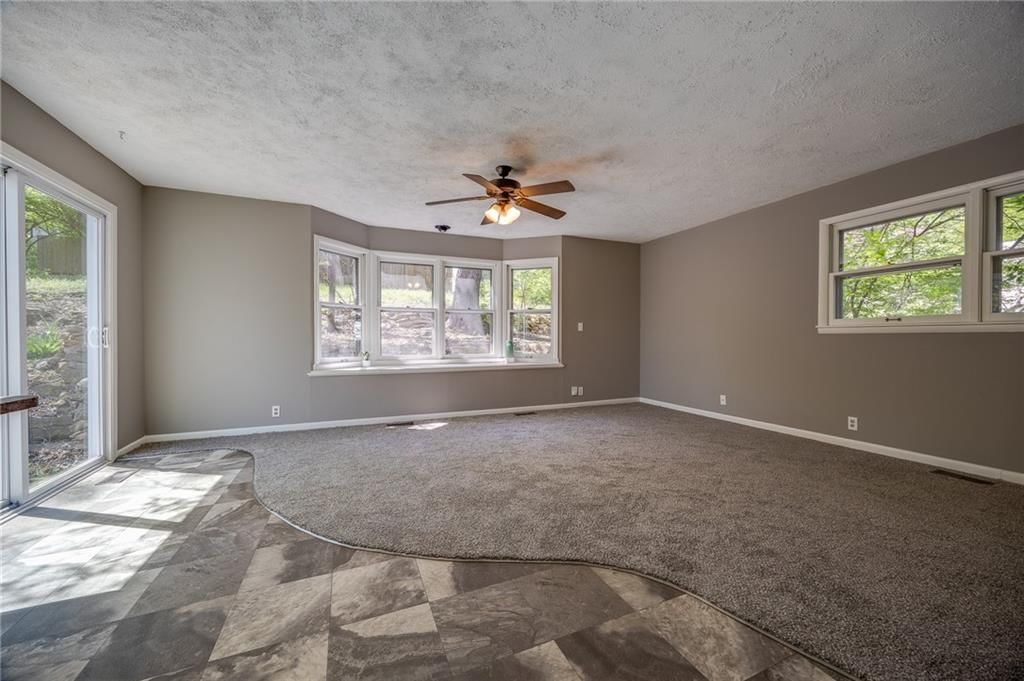 915 Lawrence Avenue — photo 14