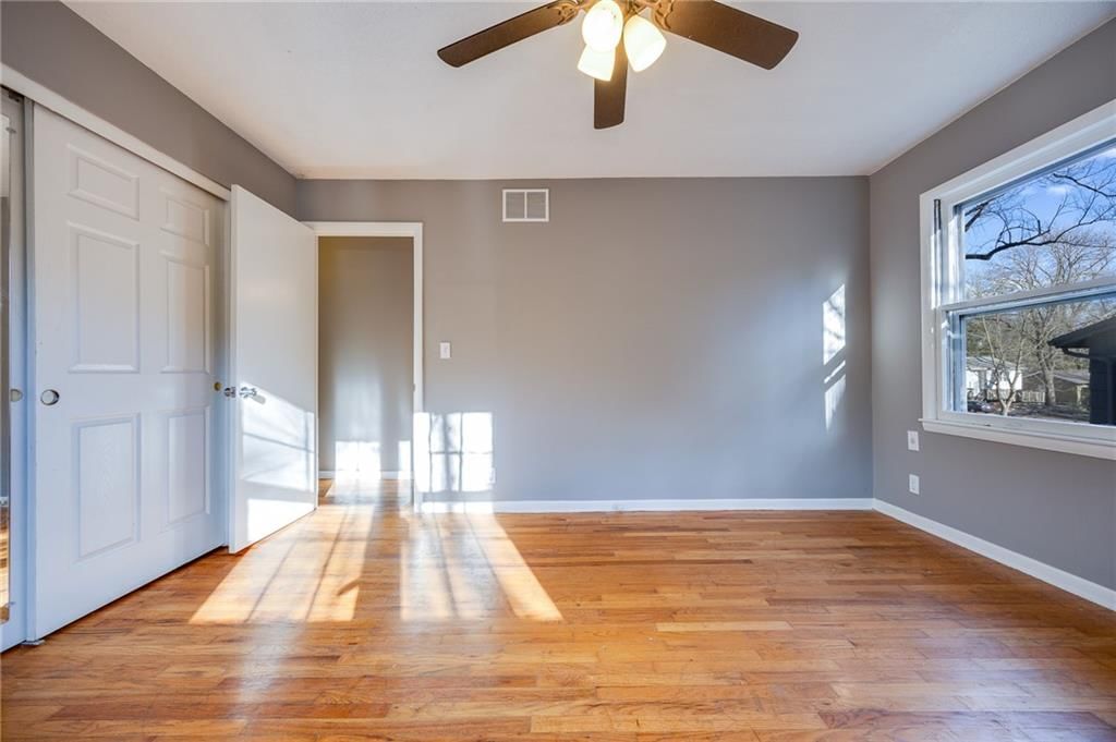 915 Lawrence Avenue — photo 19