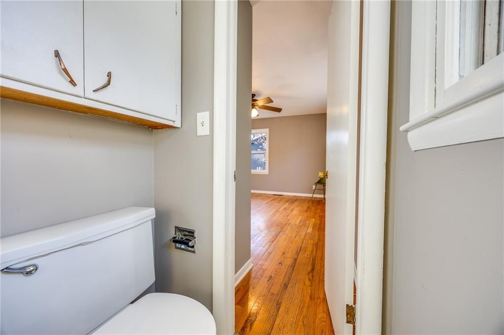 915 Lawrence Avenue — photo 21