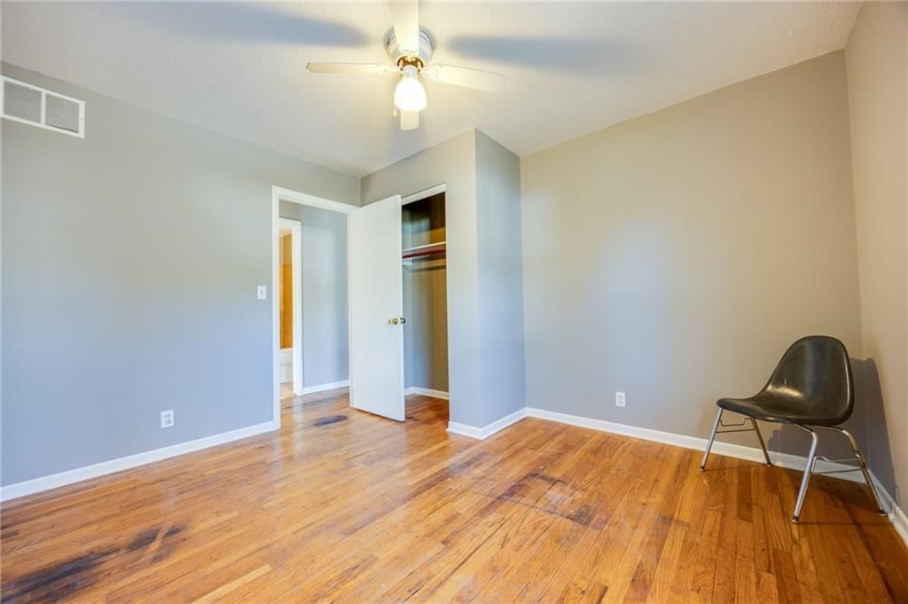915 Lawrence Avenue — photo 25