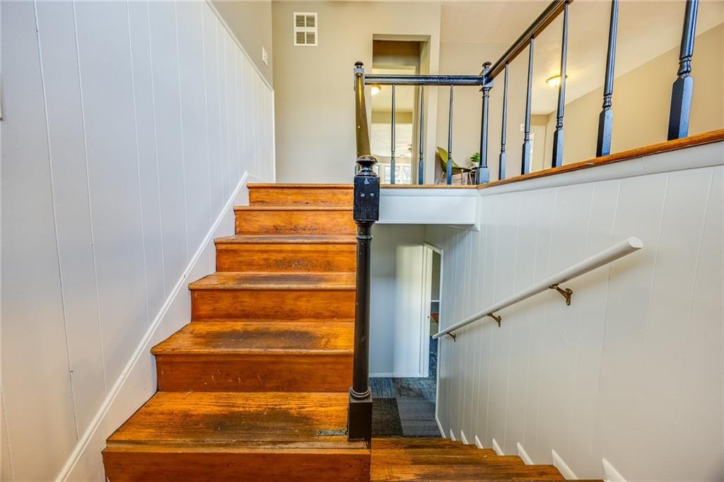 915 Lawrence Avenue — photo 29