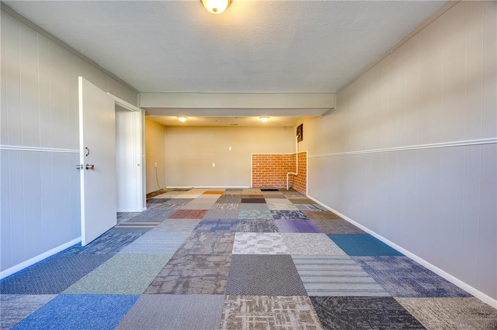 915 Lawrence Avenue — photo 31