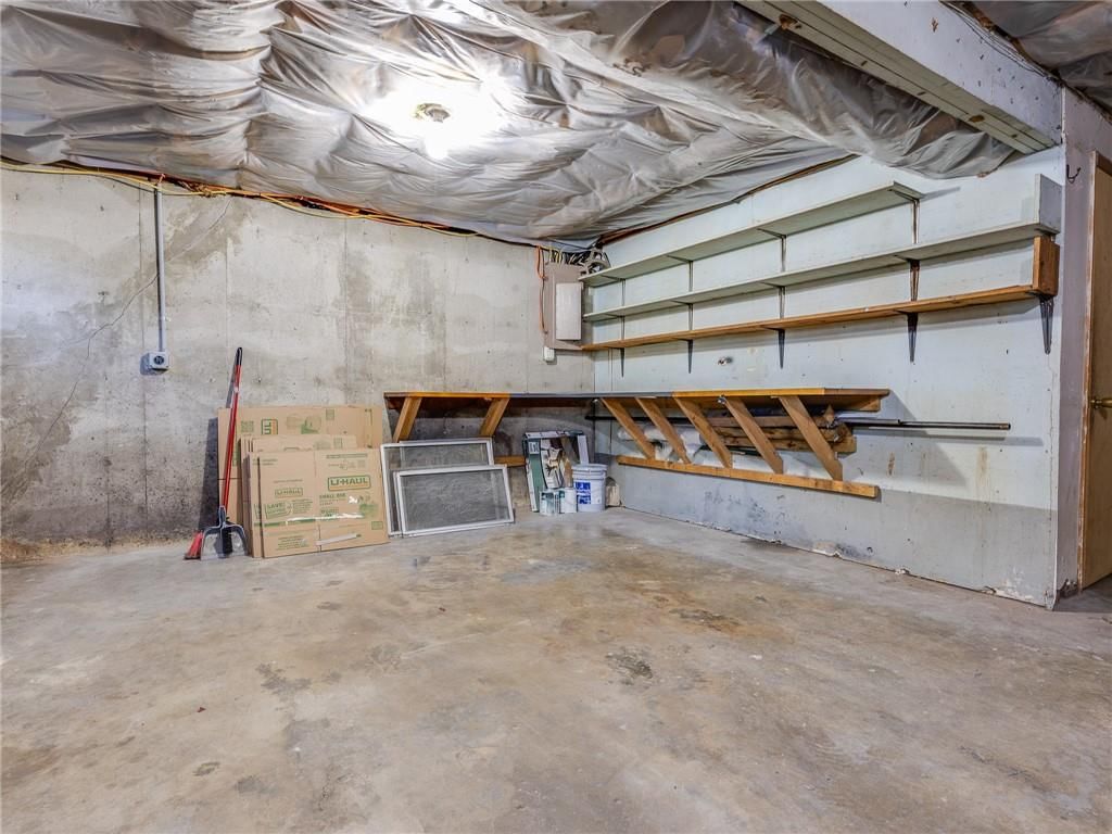 915 Lawrence Avenue — photo 35