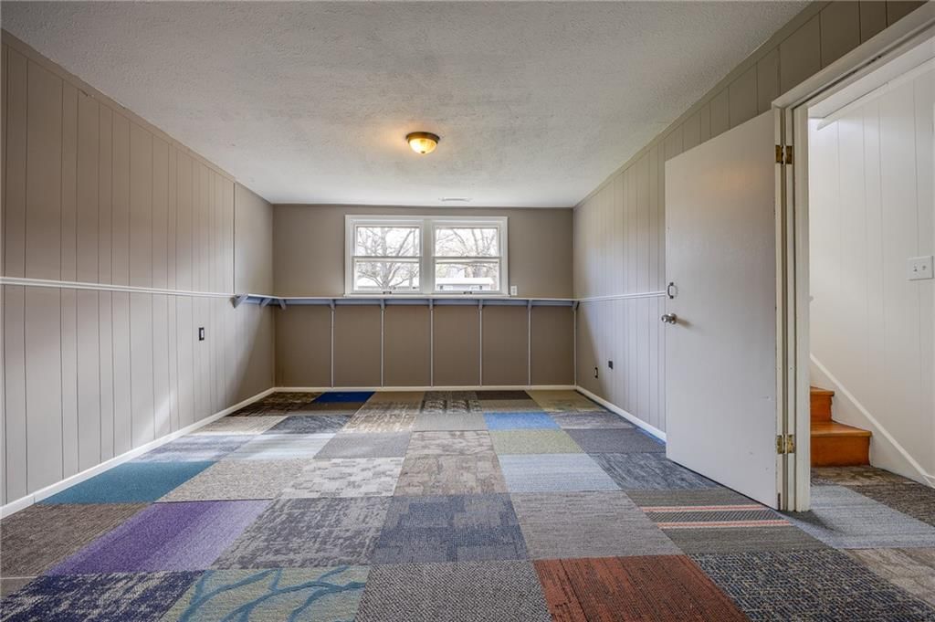 915 Lawrence Avenue — photo 36