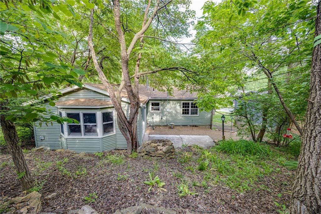 915 Lawrence Avenue — photo 37
