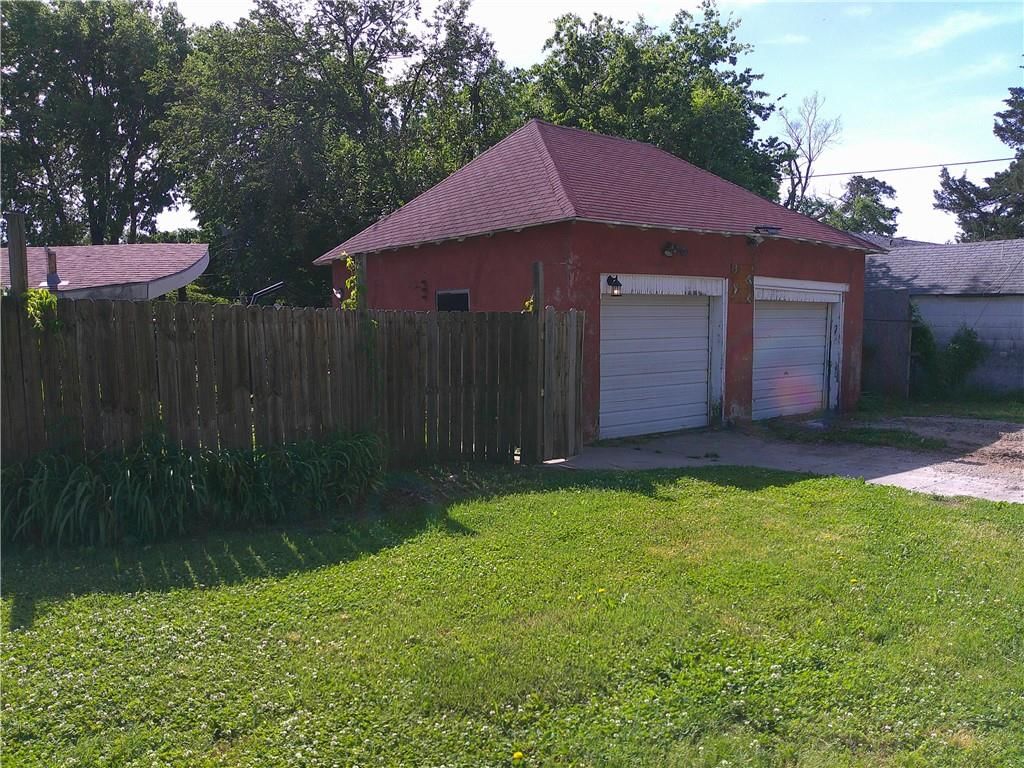 1107 Central Street — photo 6