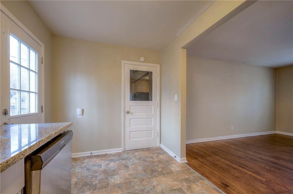 9104 Vaughn Avenue — photo 8