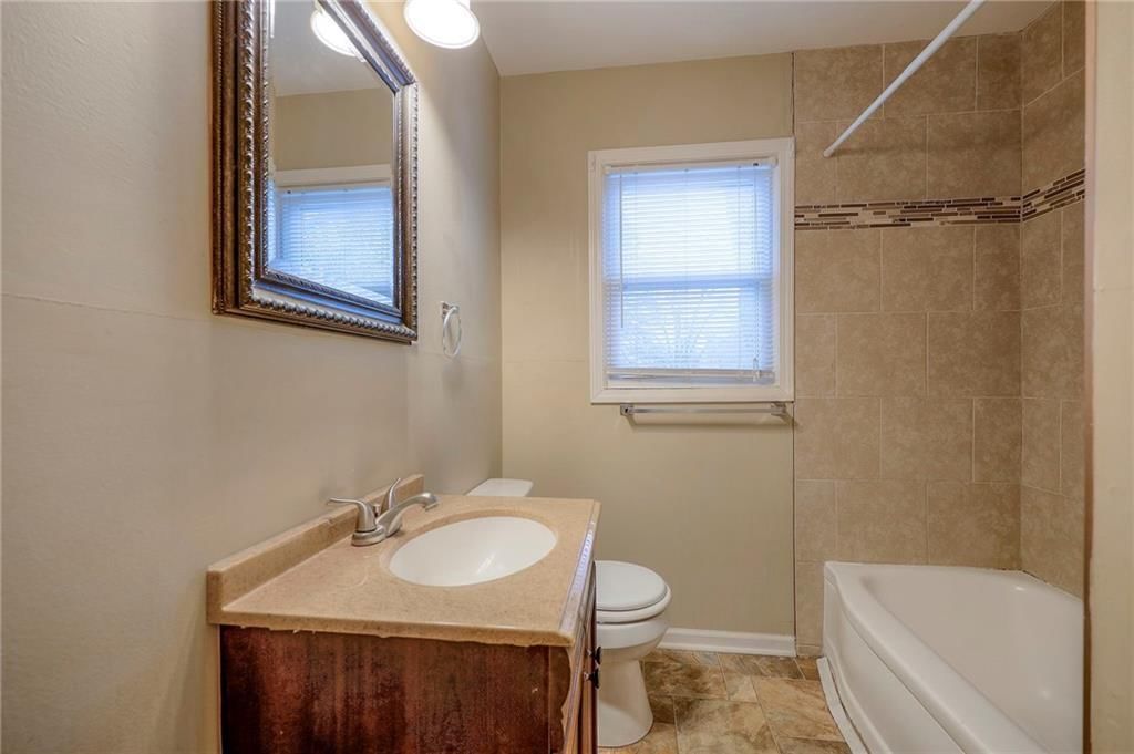 9104 Vaughn Avenue — photo 9