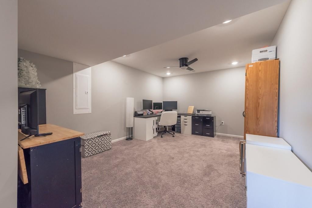 12712 Applewood Drive — photo 24