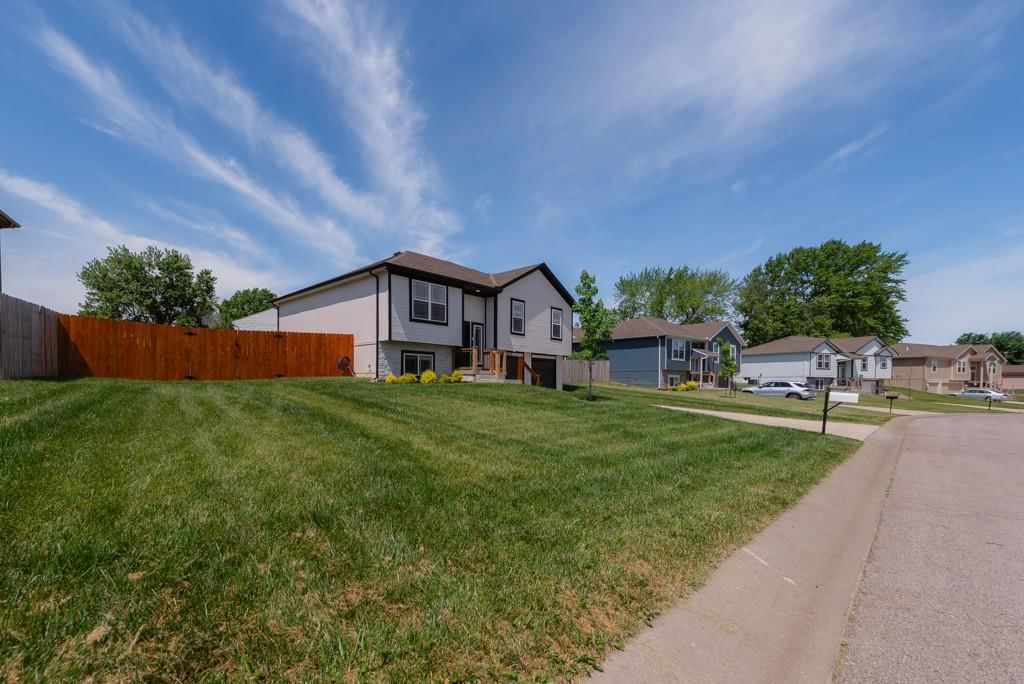 12712 Applewood Drive — photo 34