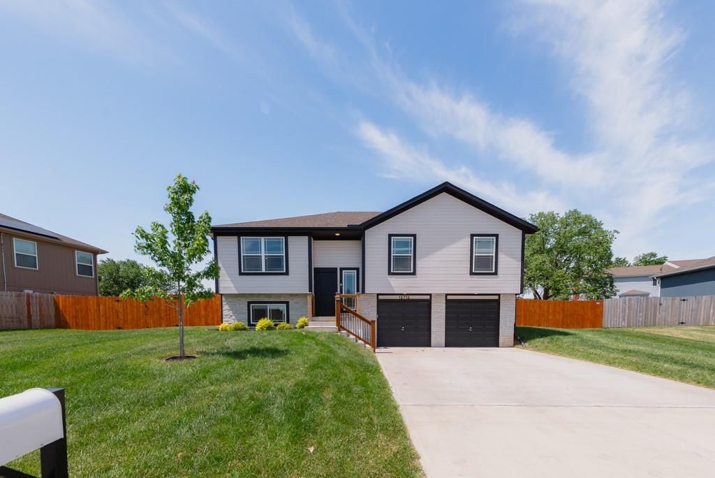 12712 Applewood Drive — photo 35