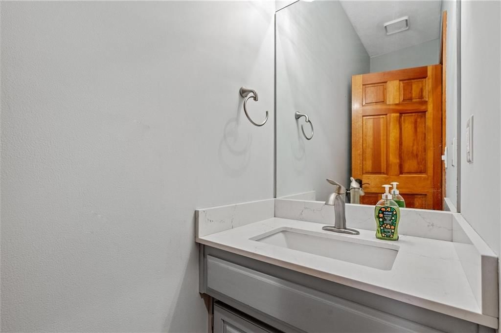 1100 White Oak Lane — photo 18