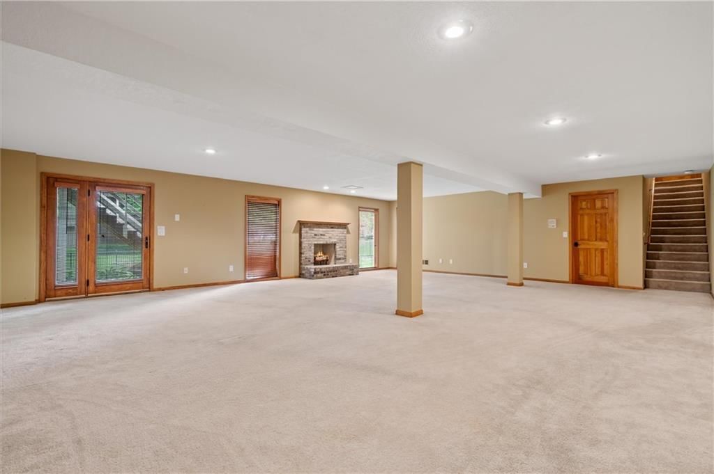 1100 White Oak Lane — photo 33
