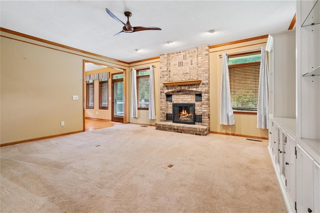 1100 White Oak Lane — photo 5